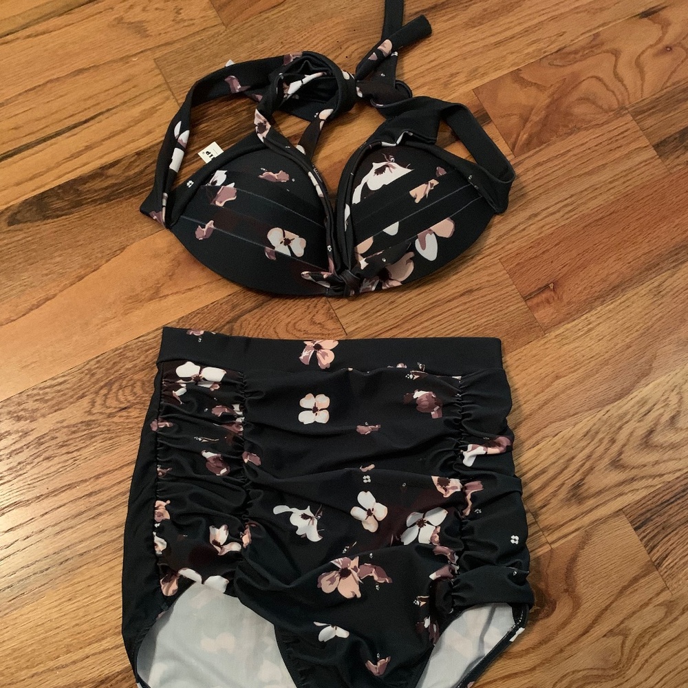 Cocoship swimsuit size medium, brand new without tags